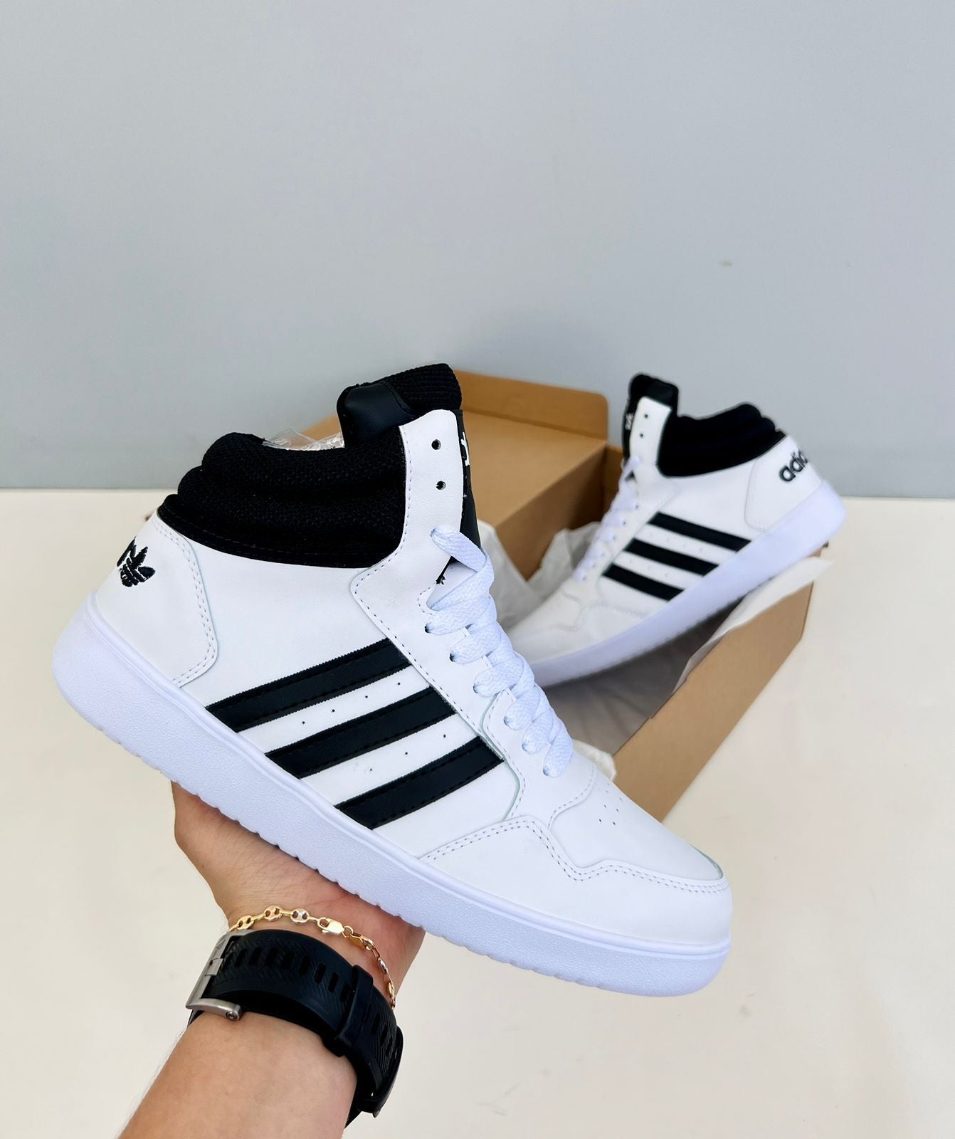 TENIS ADIDAS HOOP™